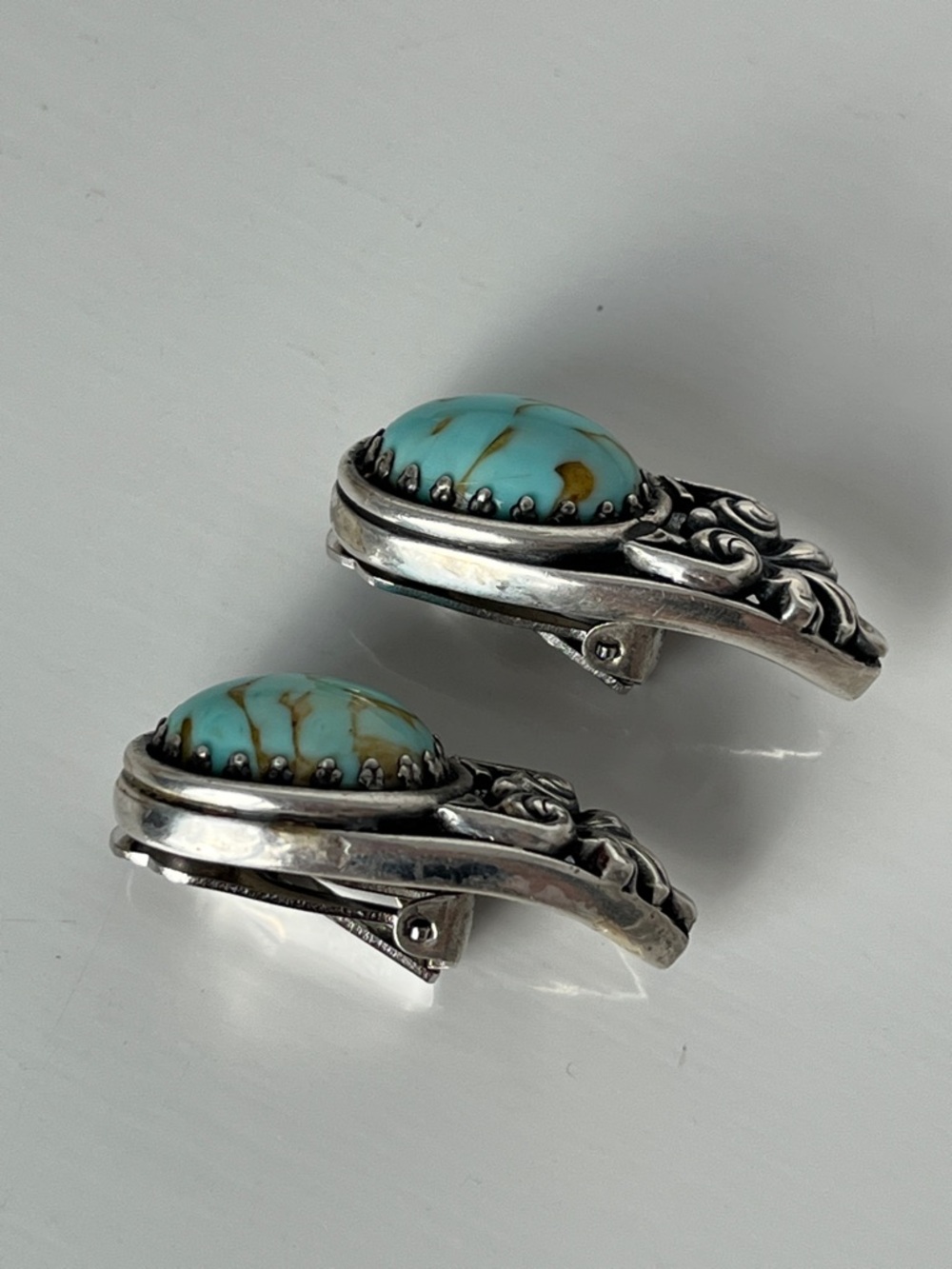 Vintage Napier Turquoise Clip Earrings Silver Tone Southwestern Statement - Picture 7 of 12